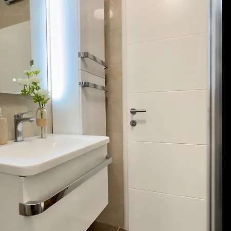 Horvat Apartment